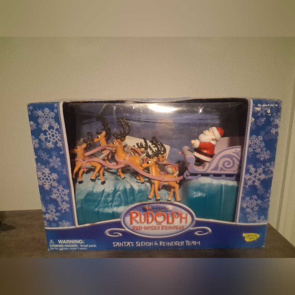 Rudolph The Red Nosed Reindeer Santa's Sleigh Reindeer Team Figurine W-Stand Set